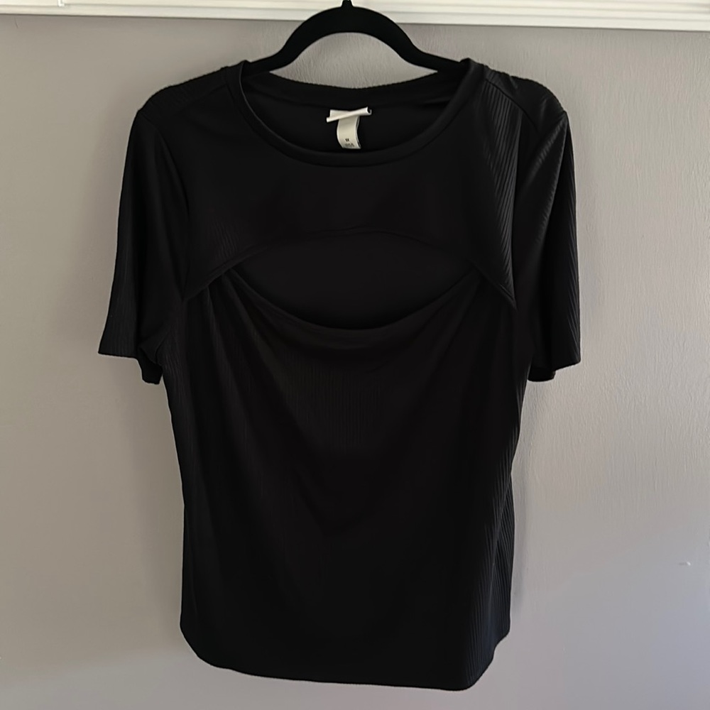 new never worn Ava and Viv cutout black ribbed shirt